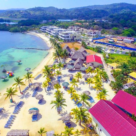 Las Palmas Beach Hotel Dixon Cove Ngoại thất bức ảnh